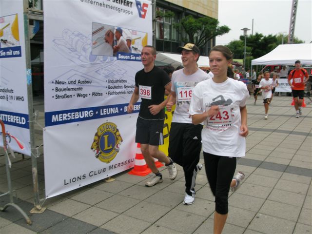 ../Images/BenefizlaufMerseburg2010 (54).jpg
